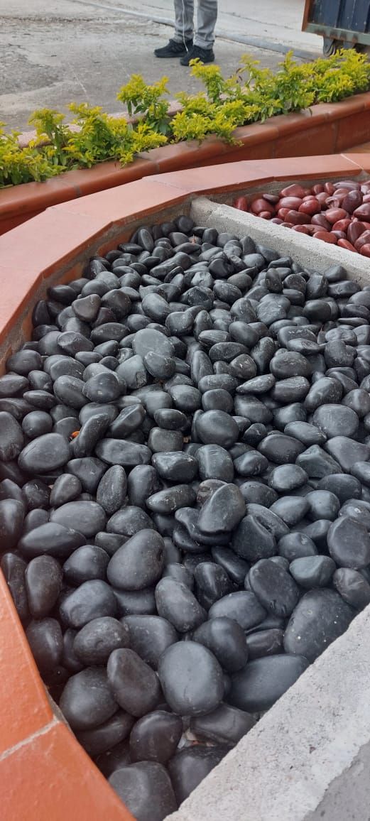 PIEDRA NINA DECO NEGRA 3-5 CM